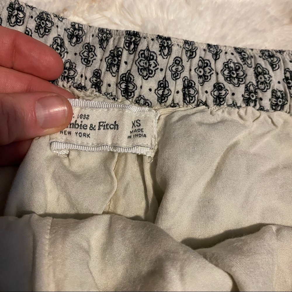 Abercrombie and Fitch Shorts - Picture 3 of 4